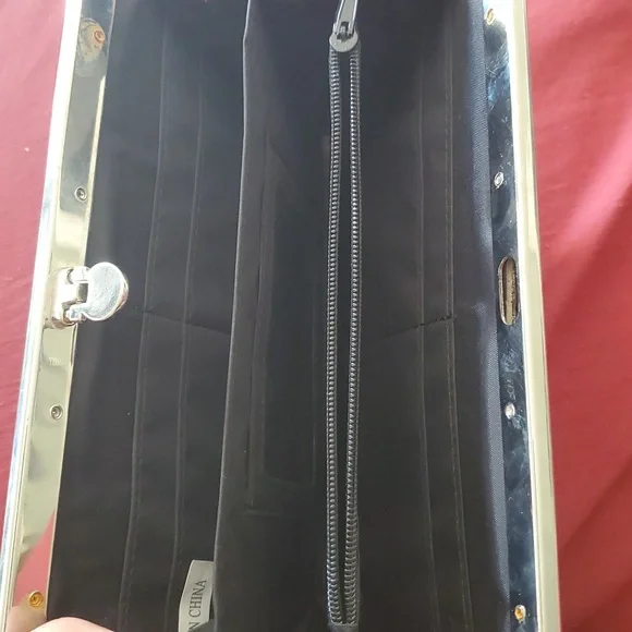 Wallet - Picture 3 of 3